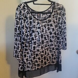 Roz & Ali Black and White Patterned Blouse Ptp 22" Stretches To 25"